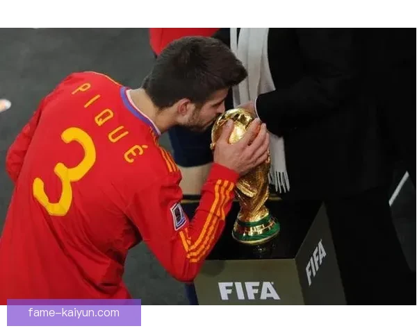 皮克传奇地位持续受到认可，球迷期盼更多精彩回顾和分析。